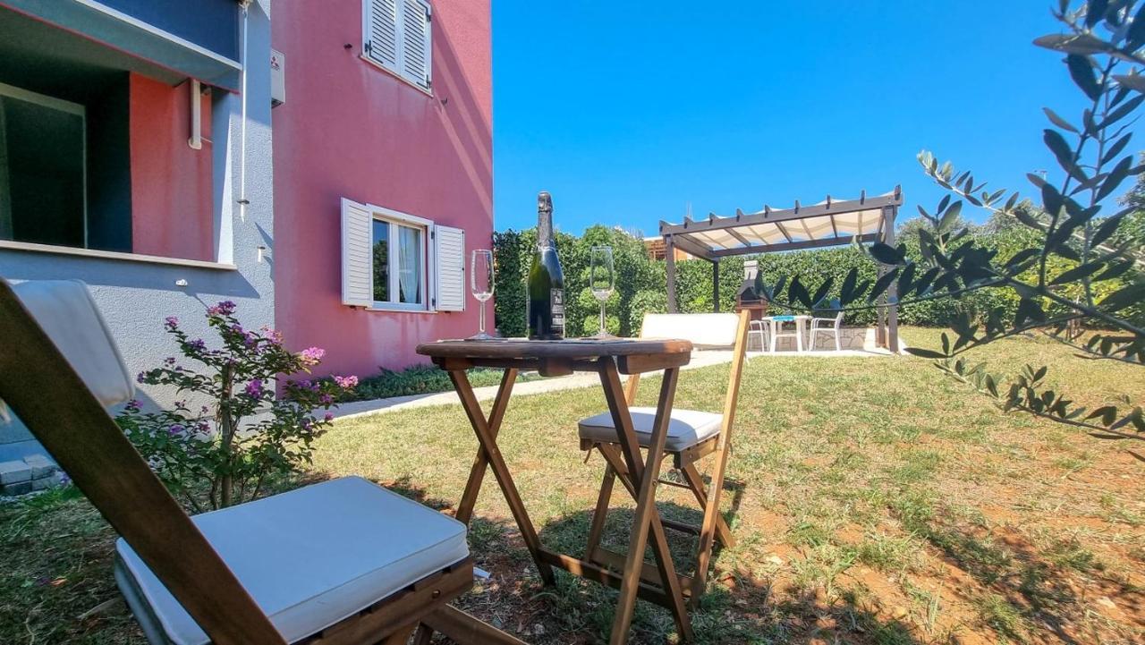 דירות Novigrad Istria Lea מראה חיצוני תמונה